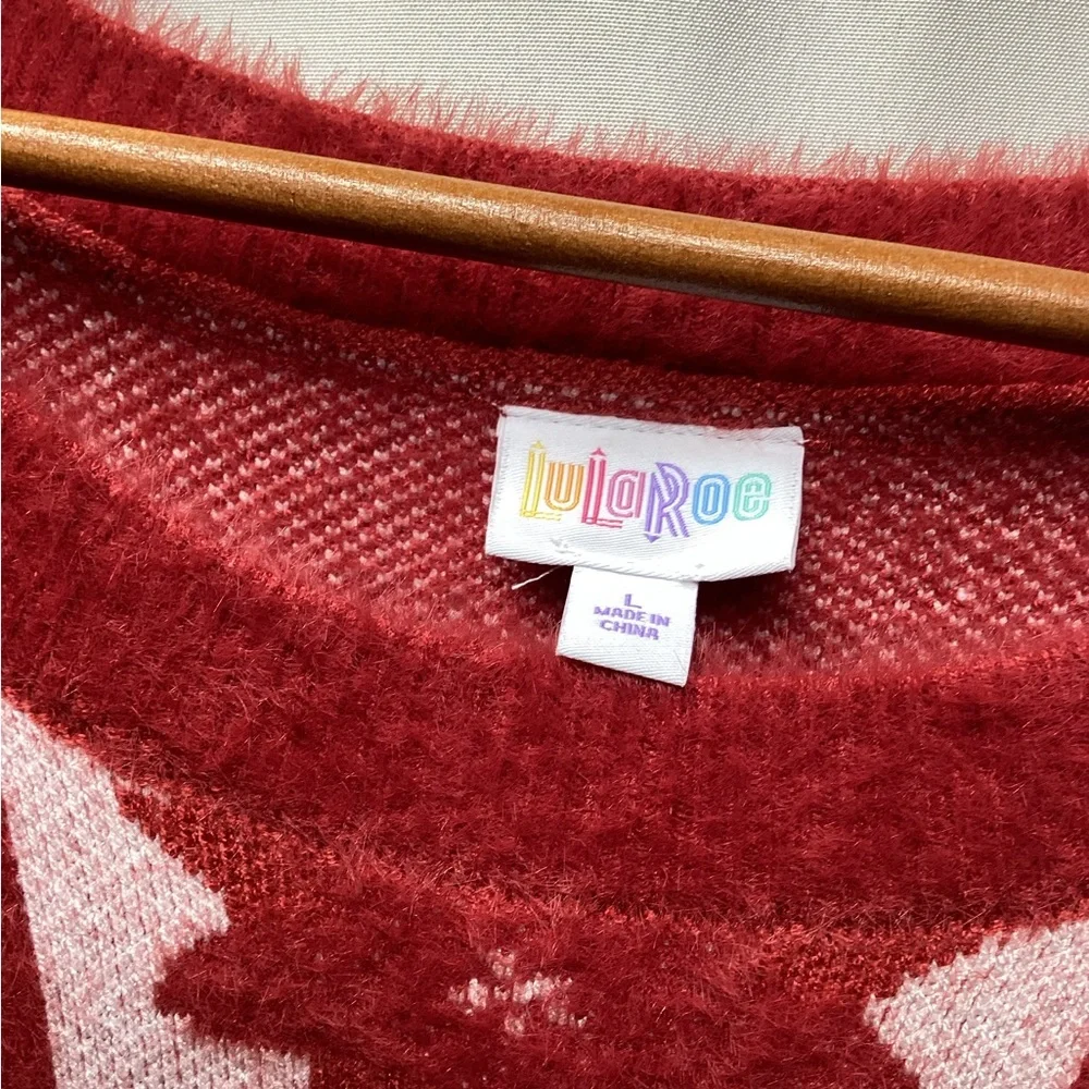 LulaRoe Holiday Poinsettia Red Check Eyelash Sweater. Size Large